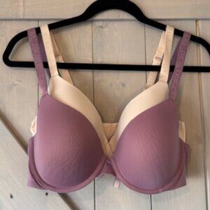 Victoria's Secret Body Lot of 2 Size 36C T Shirt Lightly Lined Smooth Demi